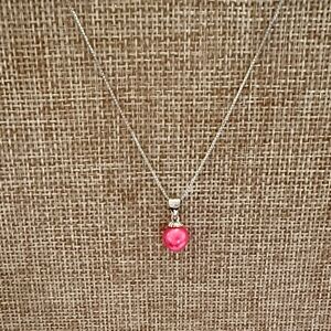 Elegant Silver Necklace with dark pink pearl